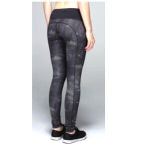 Lululemon Black Snakeskin Leggins Siz